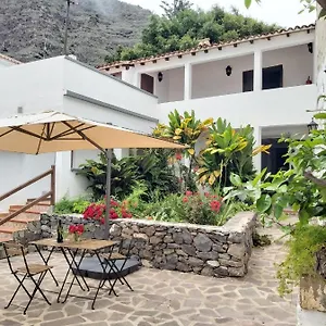 https://casa-la-plaza.in-canary-islands.com