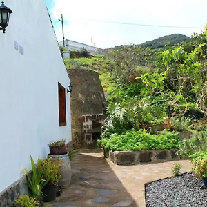 https://la-era-de-las-rosas.in-canary-islands.com